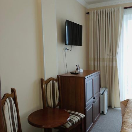Hotel Three Korony Skhidnytsia Екстериор снимка