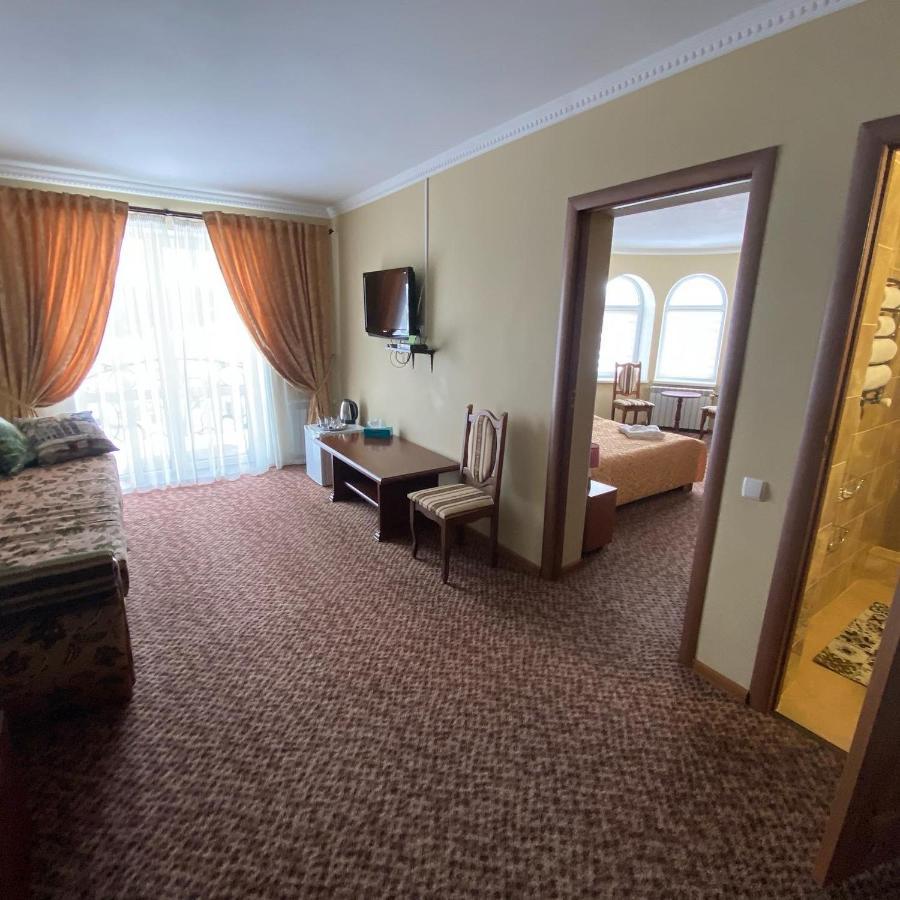Hotel Three Korony Skhidnytsia Екстериор снимка