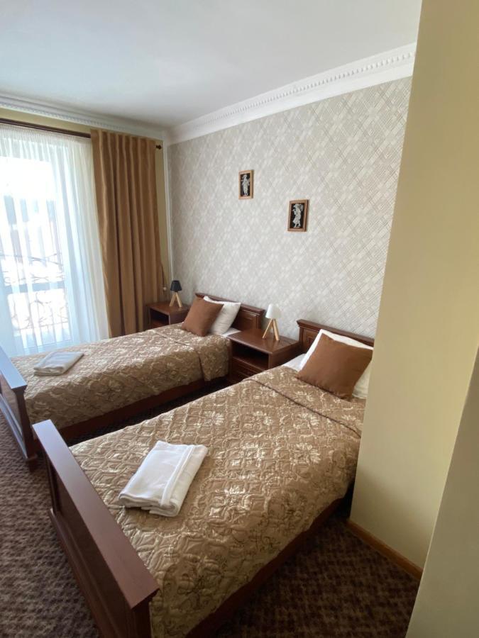 Hotel Three Korony Skhidnytsia Екстериор снимка