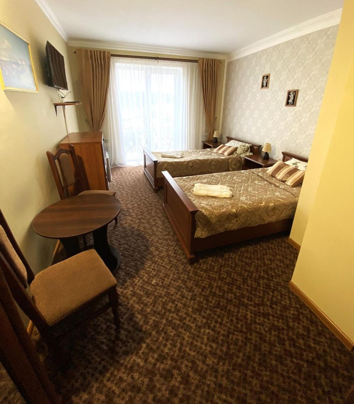 Hotel Three Korony Skhidnytsia Екстериор снимка