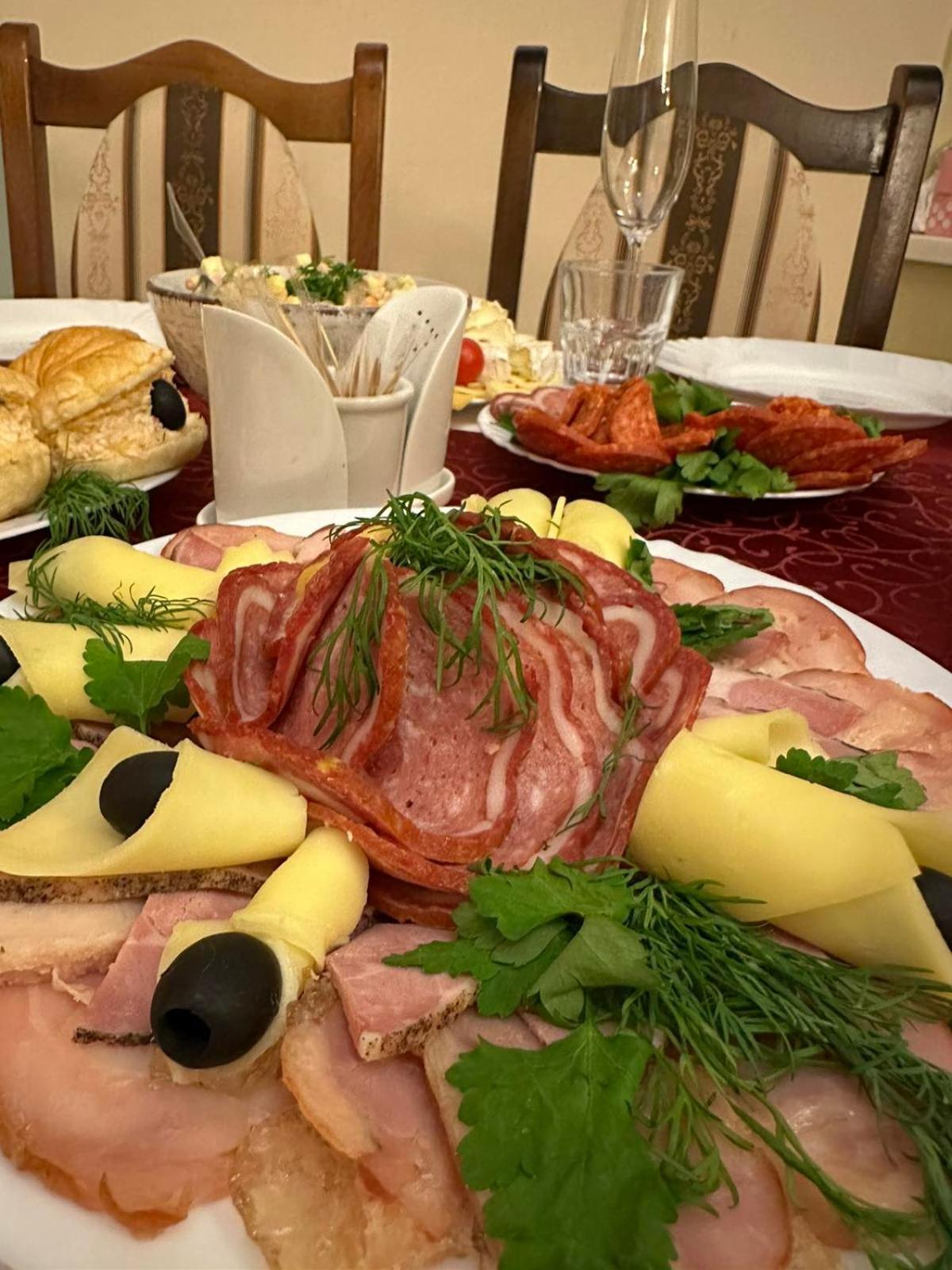 Hotel Three Korony Skhidnytsia Екстериор снимка