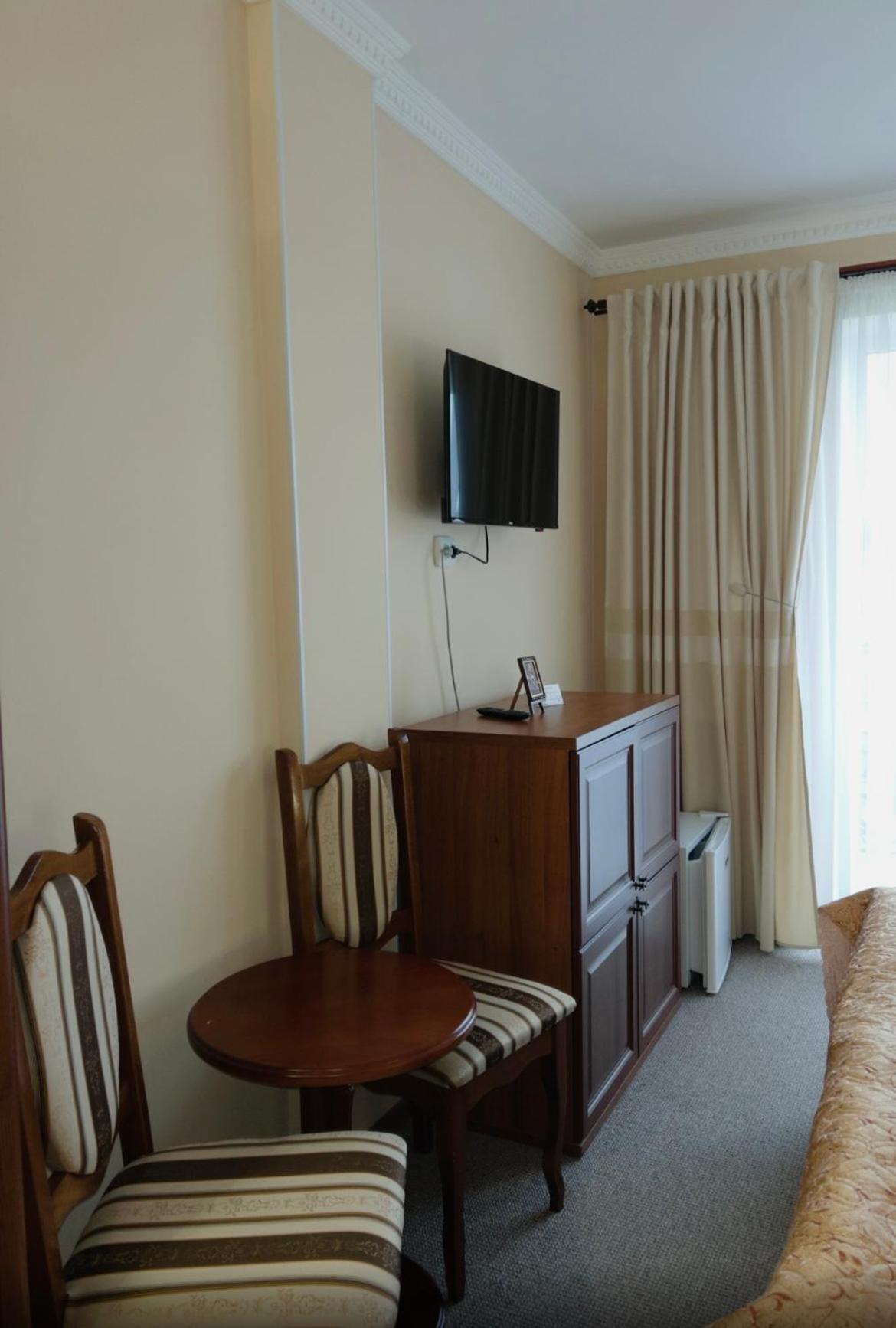 Hotel Three Korony Skhidnytsia Екстериор снимка