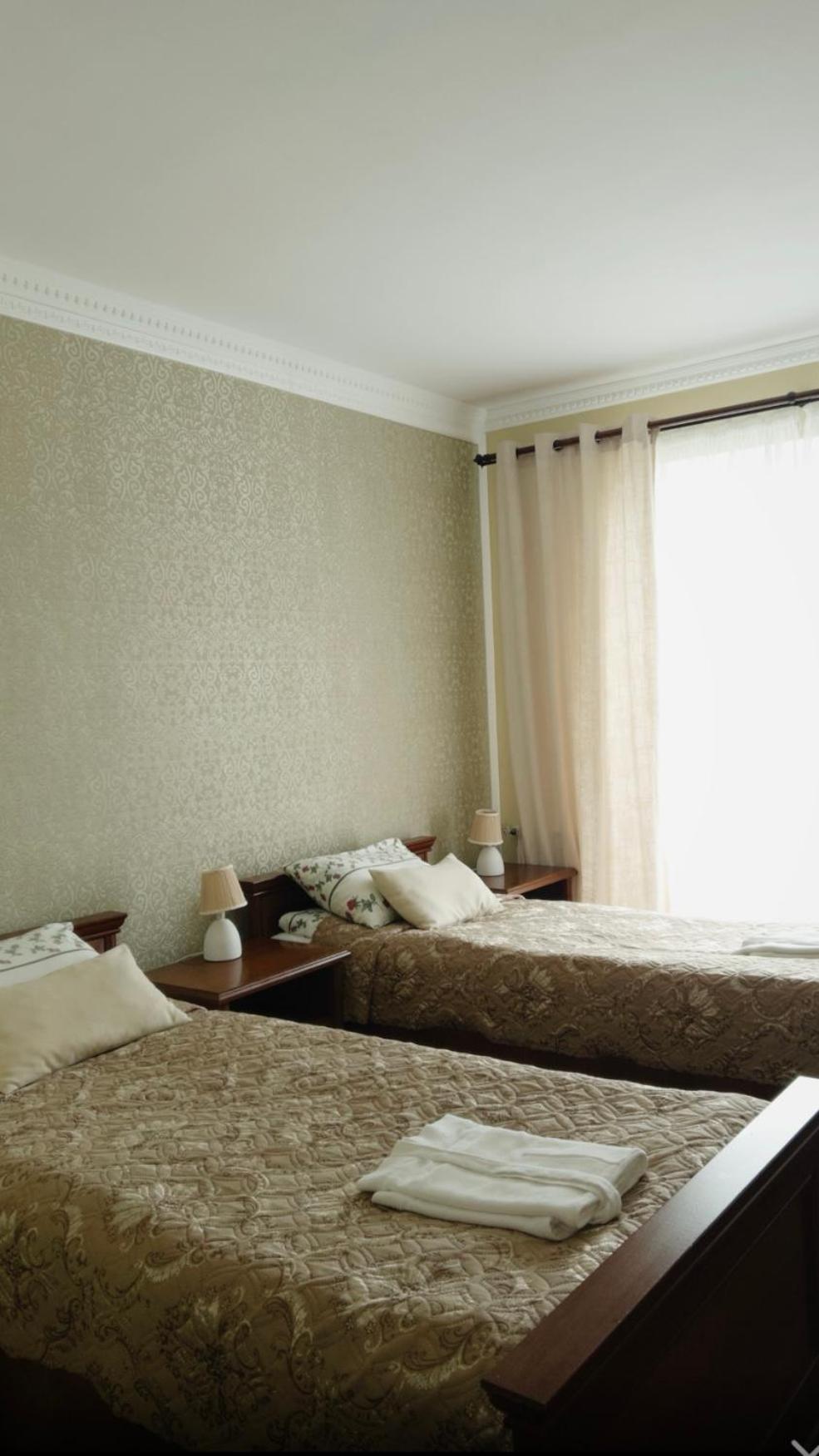 Hotel Three Korony Skhidnytsia Екстериор снимка