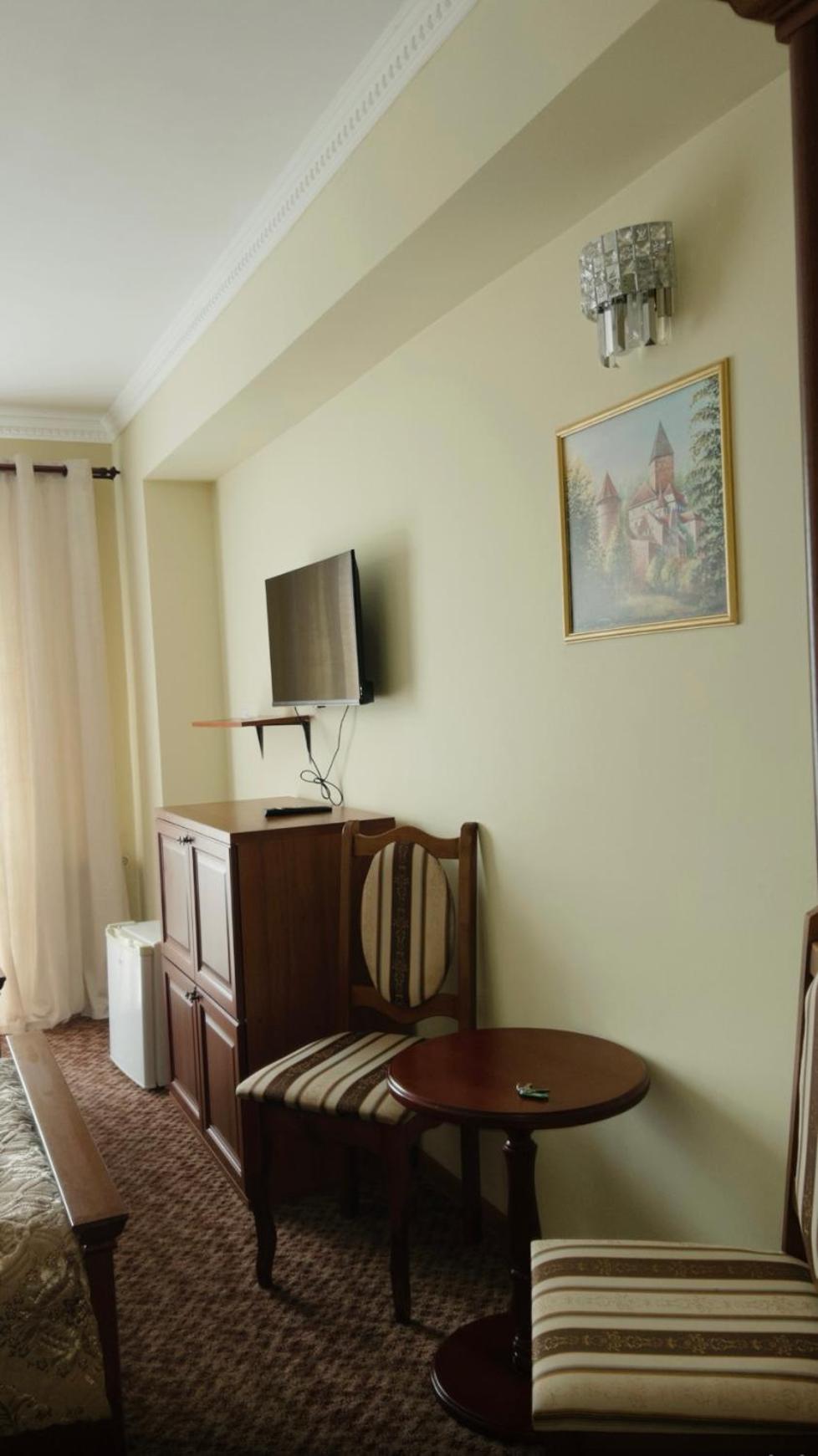 Hotel Three Korony Skhidnytsia Екстериор снимка