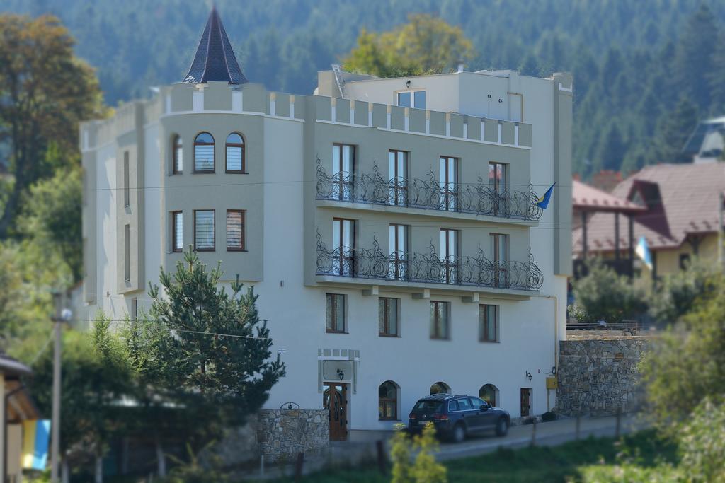 Hotel Three Korony Skhidnytsia Екстериор снимка